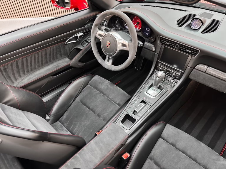 Porsche 991 Carrera 4 GTS