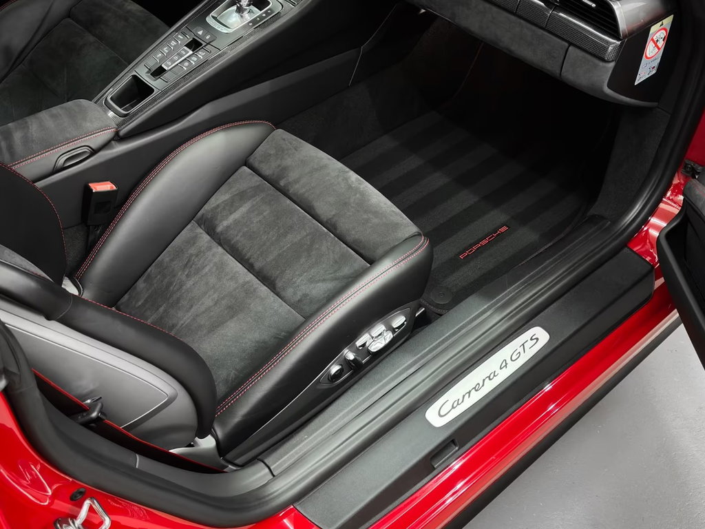 Porsche 991 Carrera 4 GTS