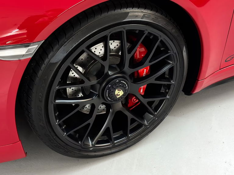 Porsche 991 Carrera 4 GTS