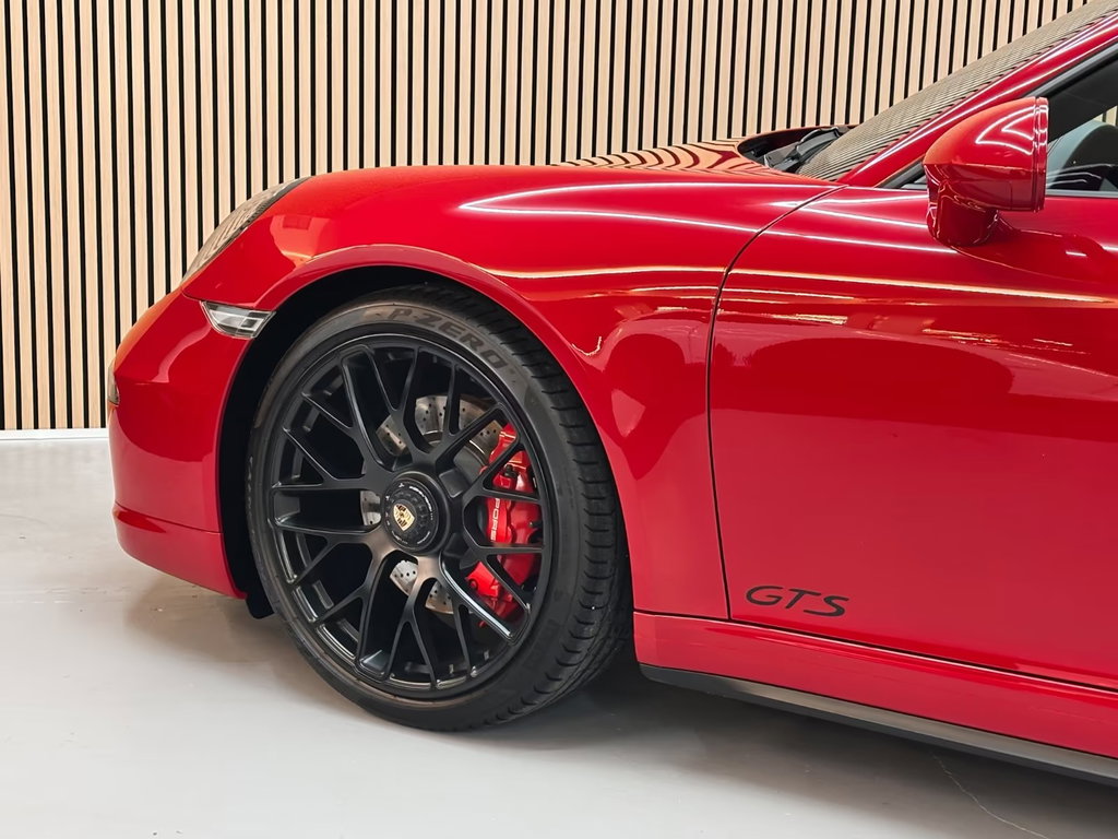 Porsche 991 Carrera 4 GTS