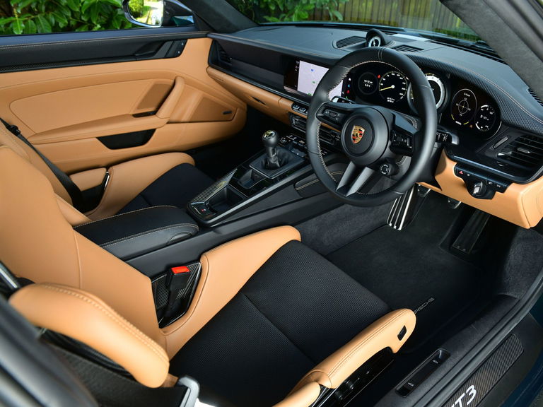 Porsche 992 GT3 Touring