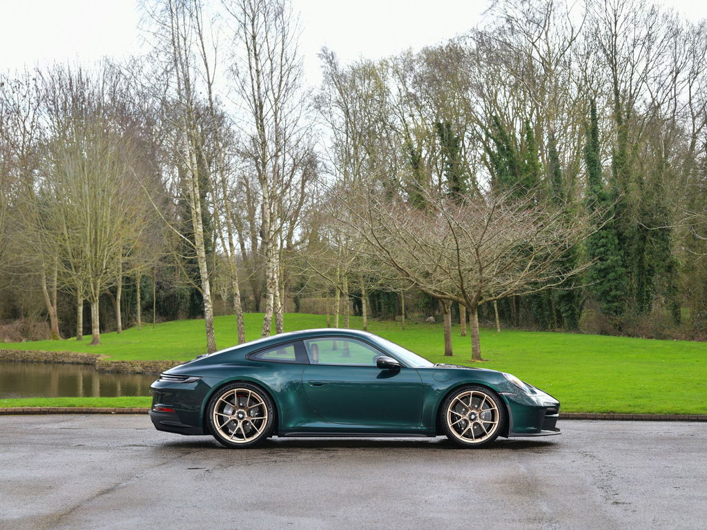 Porsche 992 GT3 Touring
