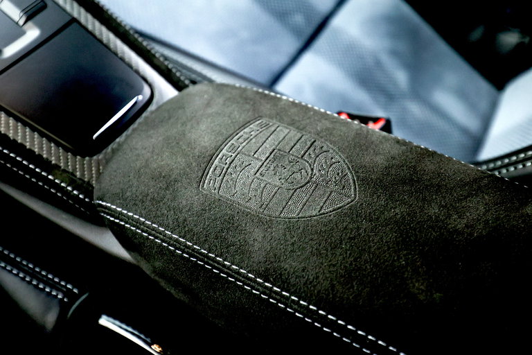 Porsche 718 Cayman GT4 RS