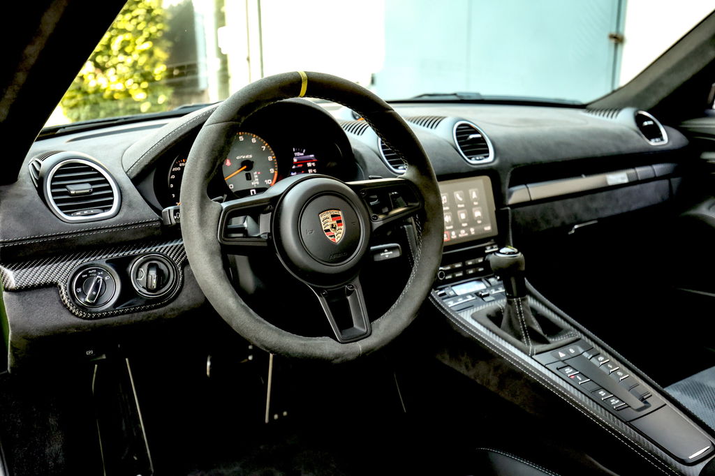 Porsche 718 Cayman GT4 RS