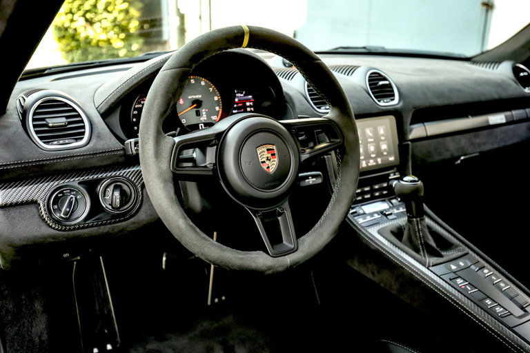 Porsche 718 Cayman GT4 RS