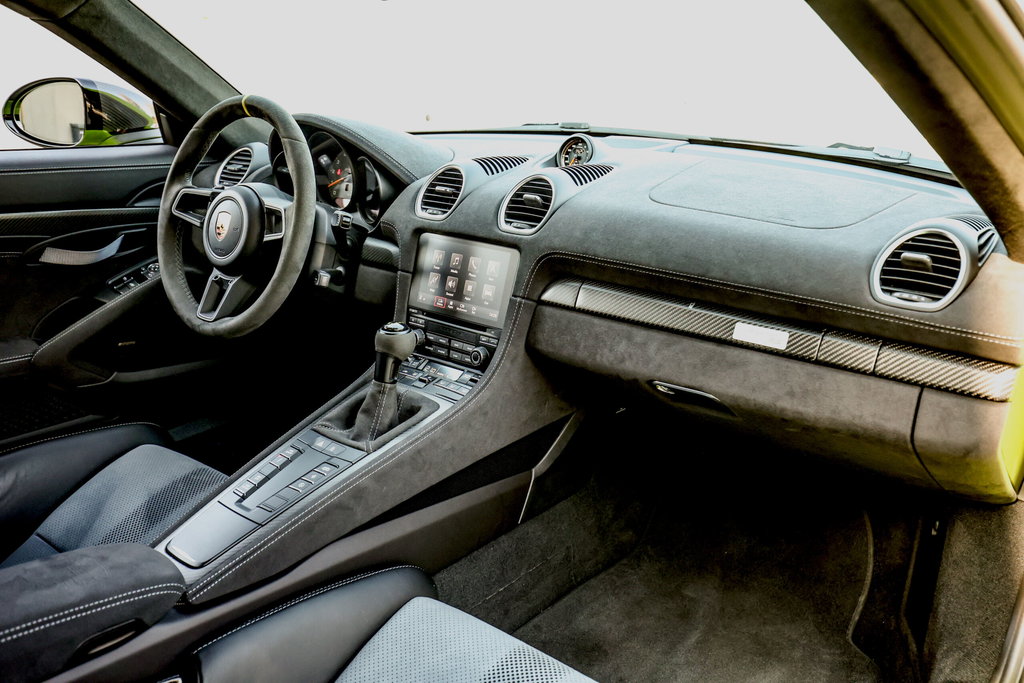 Porsche 718 Cayman GT4 RS