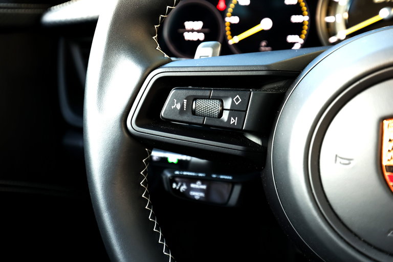 Porsche 992 GT3 Touring