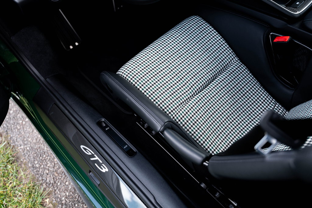 Porsche 992 GT3 Touring