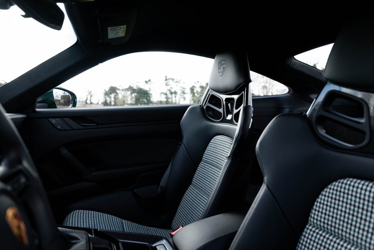 Porsche 992 GT3 Touring