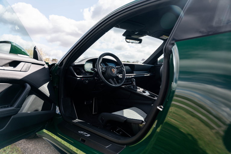 Porsche 992 GT3 Touring