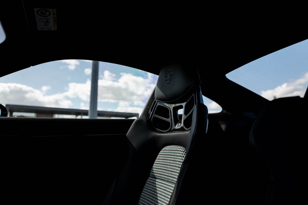 Porsche 992 GT3 Touring