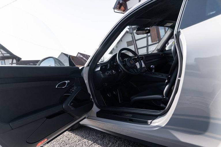 Porsche 991.2 GT3 Touring
