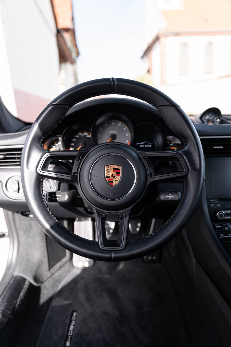 Porsche 991.2 GT3 Touring