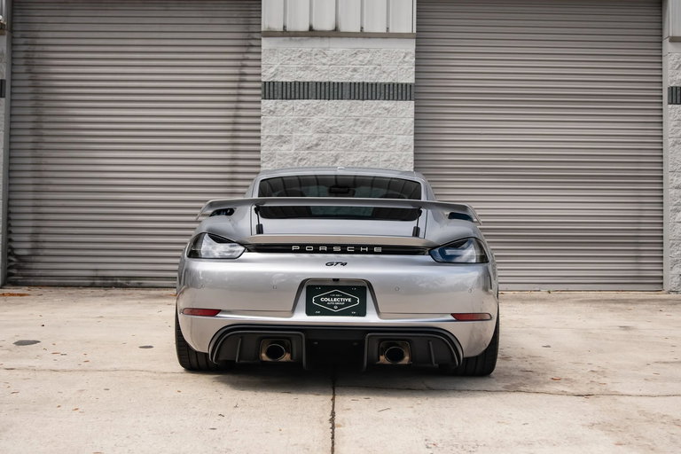 Porsche 718 Cayman GT4