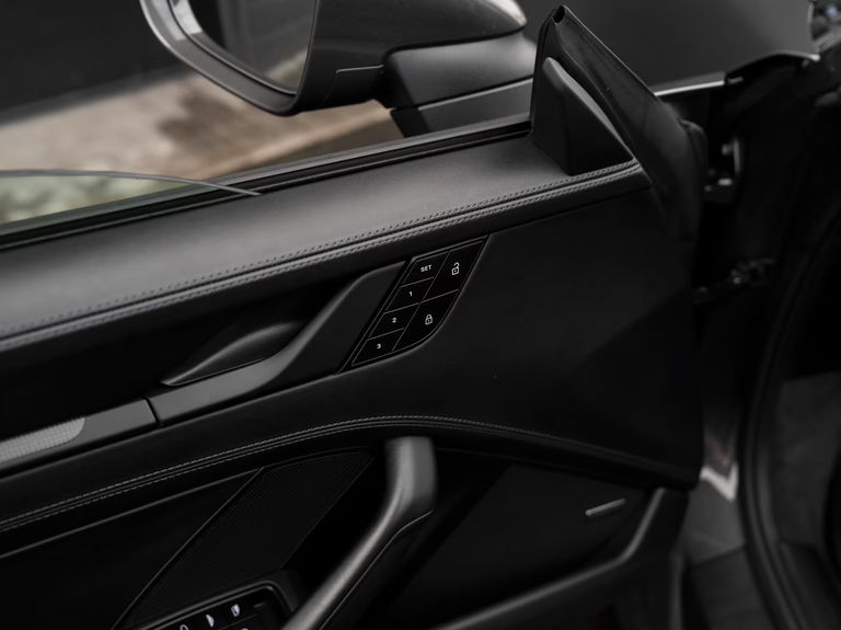 Porsche 992 Carrera 4 GTS