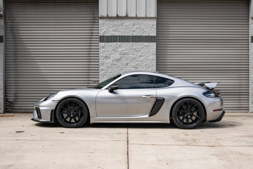 Porsche 718 Cayman GT4