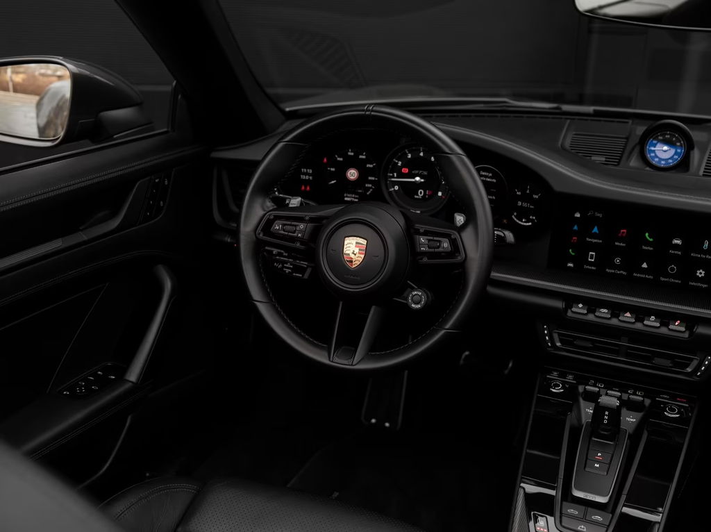 Porsche 992 Carrera 4 GTS