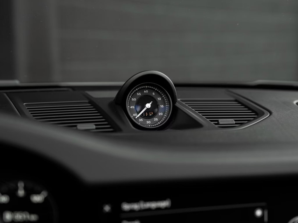 Porsche 992 Carrera 4 GTS