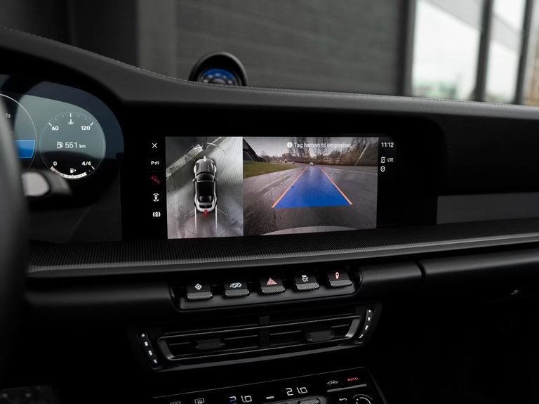 Porsche 992 Carrera 4 GTS