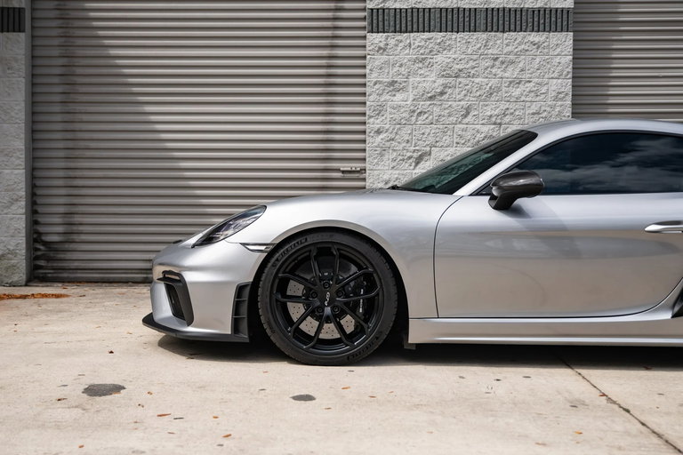 Porsche 718 Cayman GT4