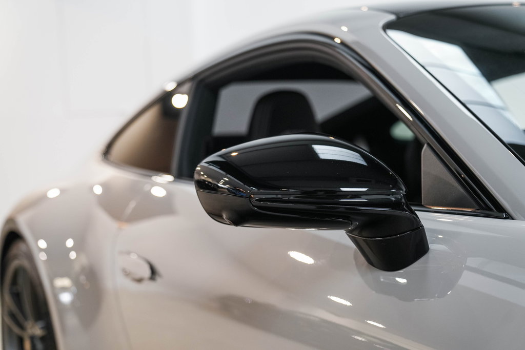 Porsche 992 Carrera 4 GTS