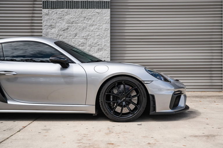 Porsche 718 Cayman GT4