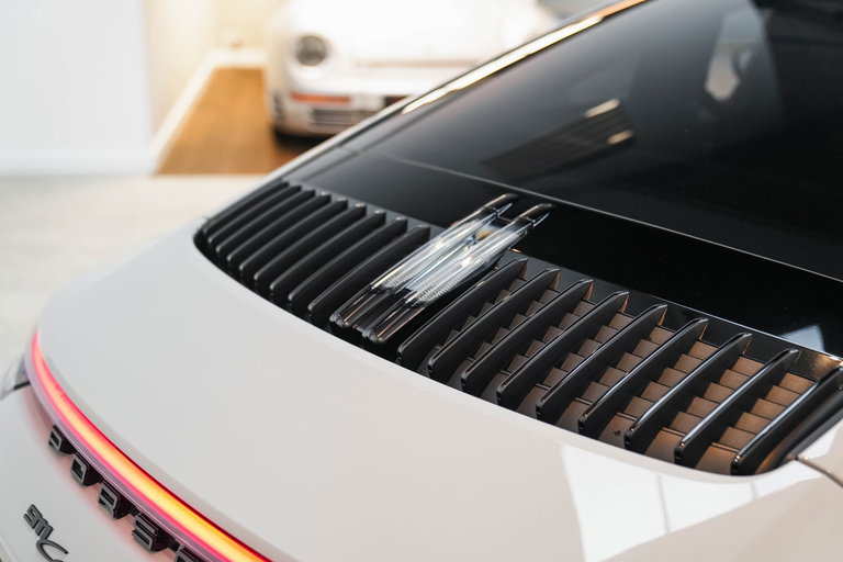 Porsche 992 Carrera 4 GTS