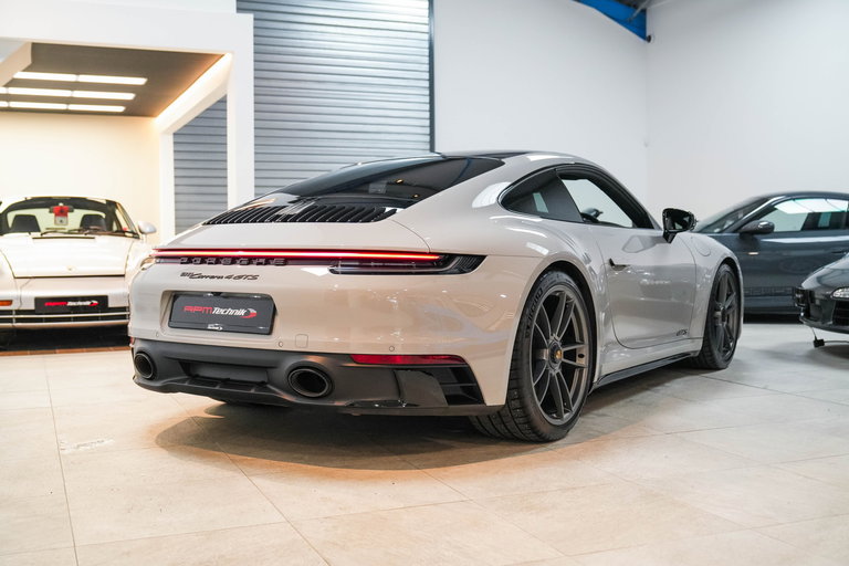 Porsche 992 Carrera 4 GTS