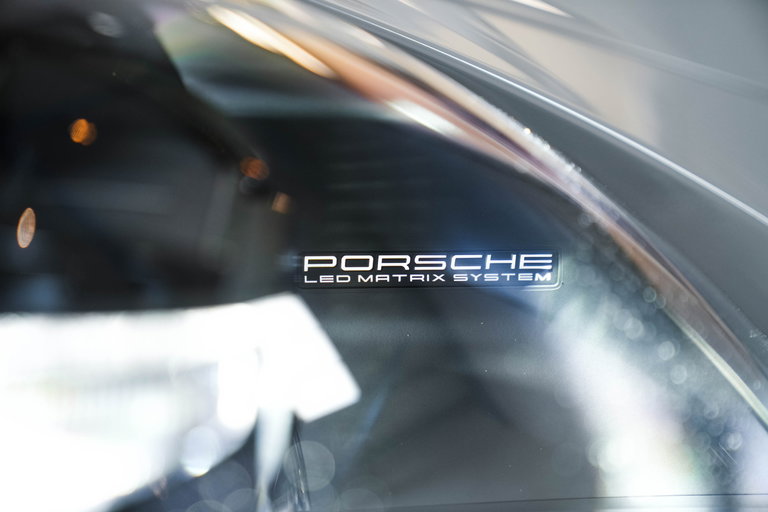 Porsche 992 Carrera 4 GTS