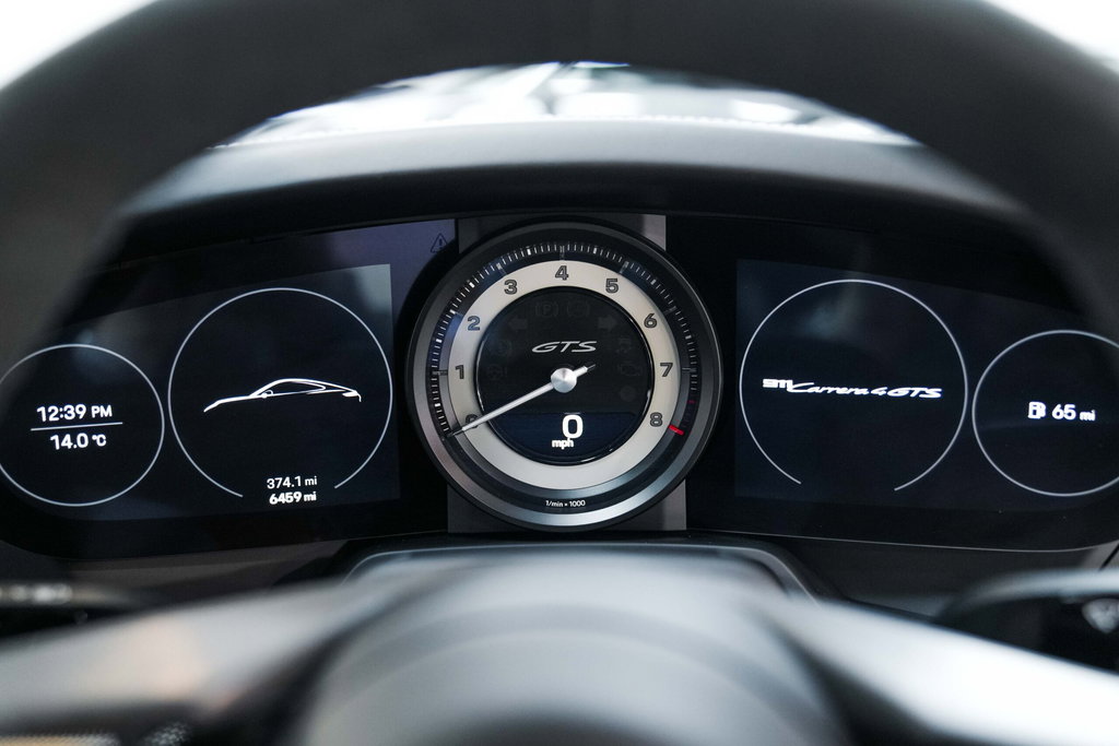 Porsche 992 Carrera 4 GTS