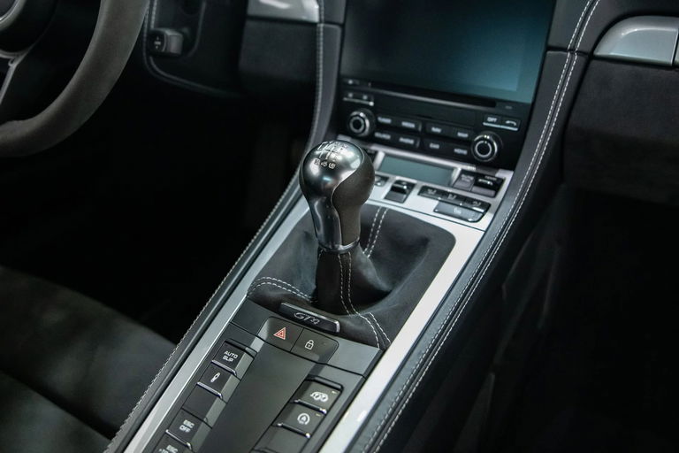 Porsche 718 Cayman GT4