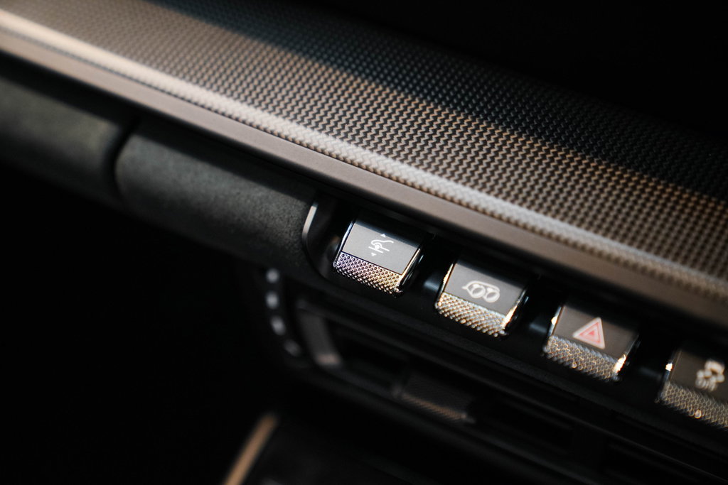 Porsche 992 Carrera 4 GTS