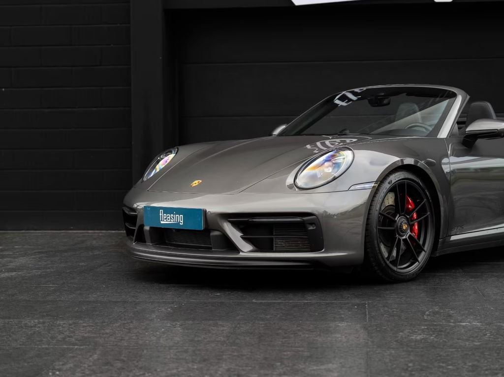 Porsche 992 Carrera 4 GTS