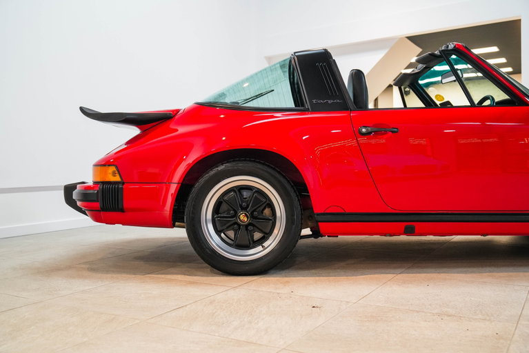 Porsche 911 Carrera 3.2