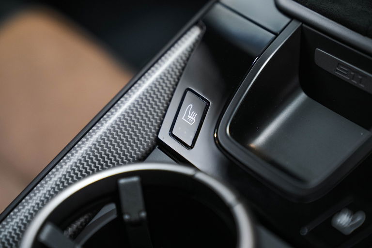 Porsche 992 Carrera 4 GTS