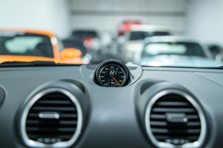 Porsche 718 Cayman GT4