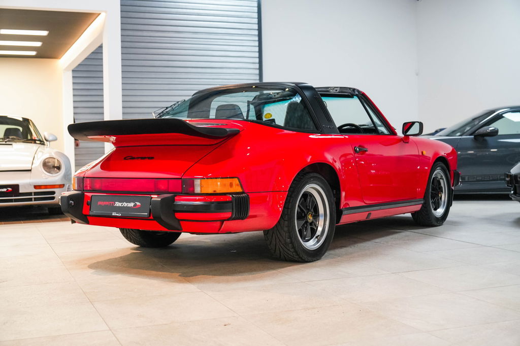 Porsche 911 Carrera 3.2