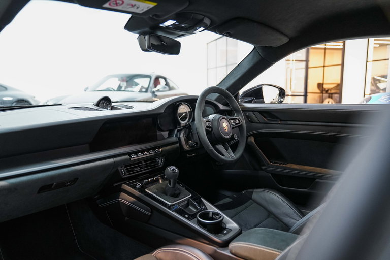 Porsche 992 Carrera 4 GTS