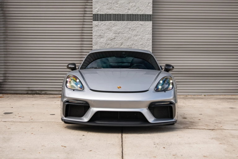Porsche 718 Cayman GT4