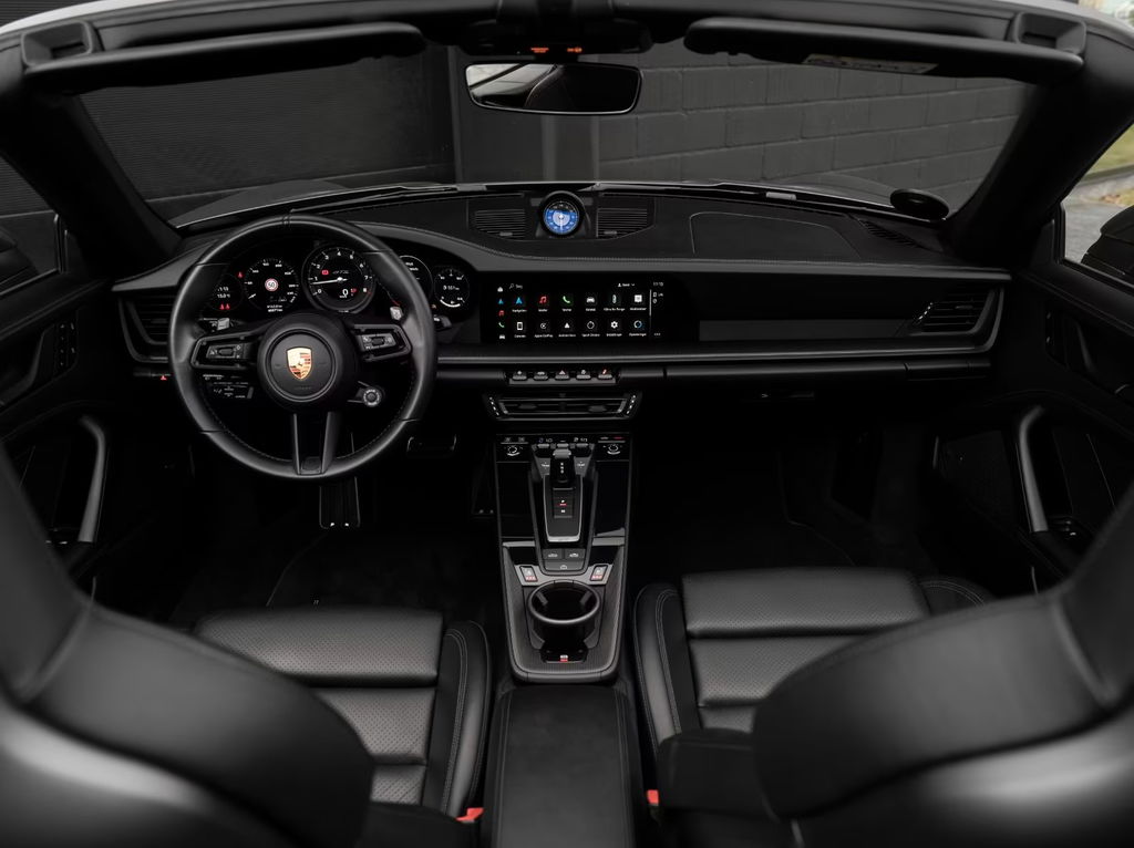 Porsche 992 Carrera 4 GTS