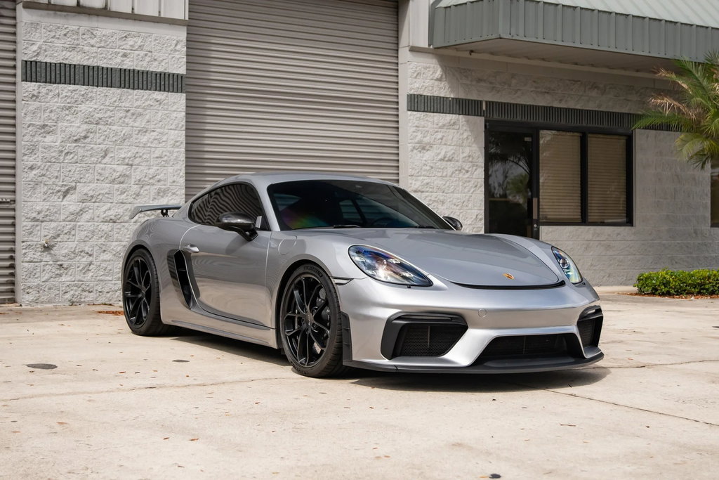 Porsche 718 Cayman GT4