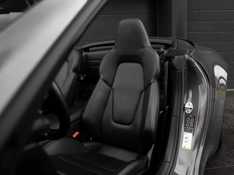 Porsche 992 Carrera 4 GTS