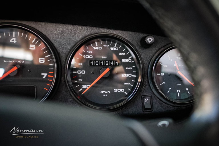 Porsche 993 Carrera 4