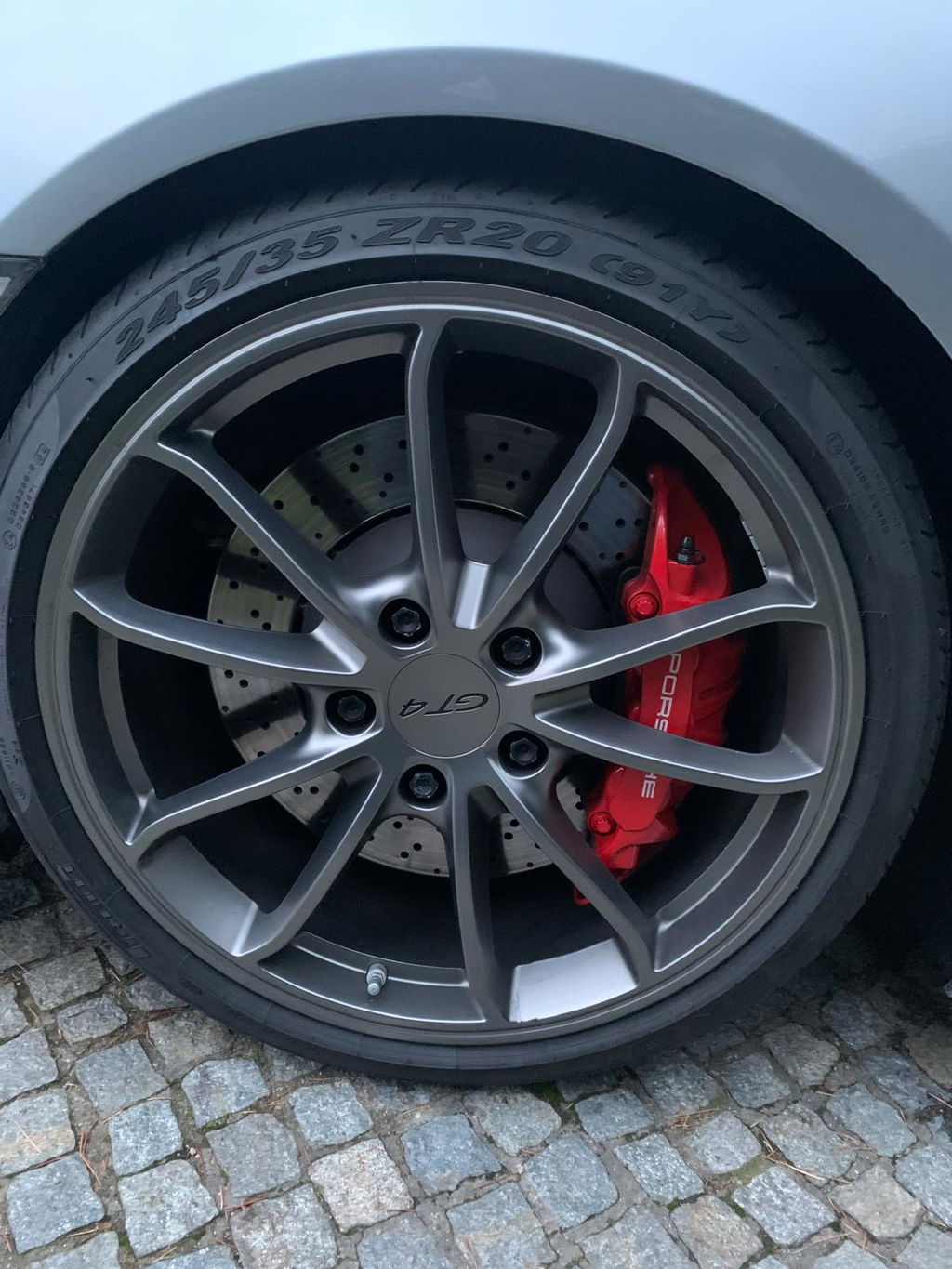 Porsche 981 Cayman GT4