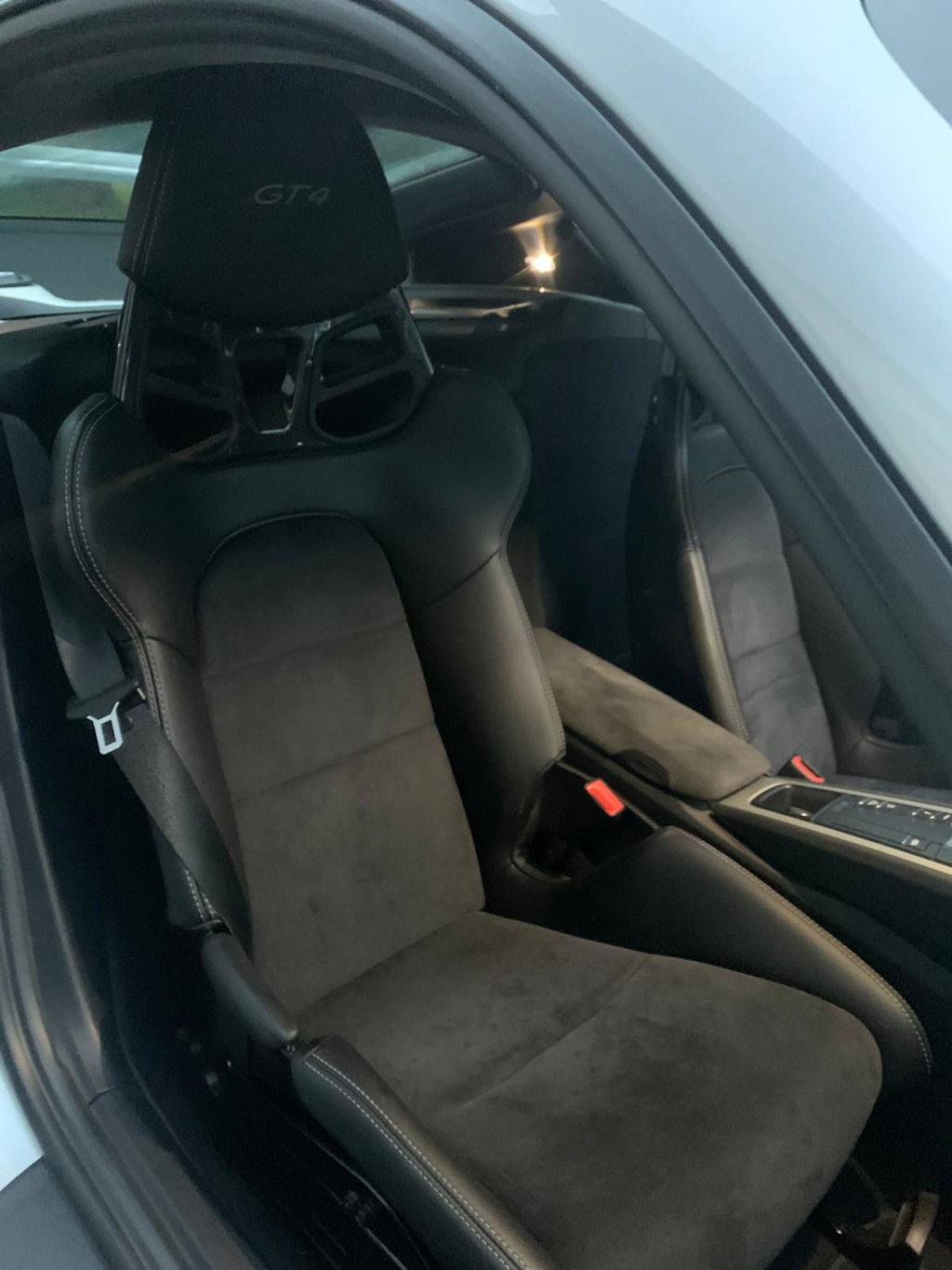 Porsche 981 Cayman GT4