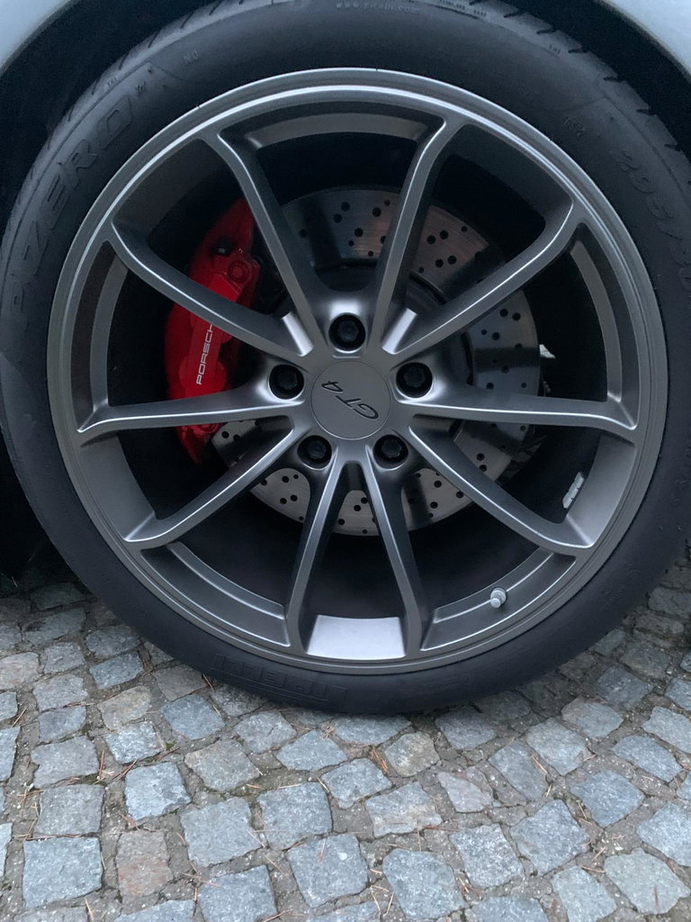 Porsche 981 Cayman GT4