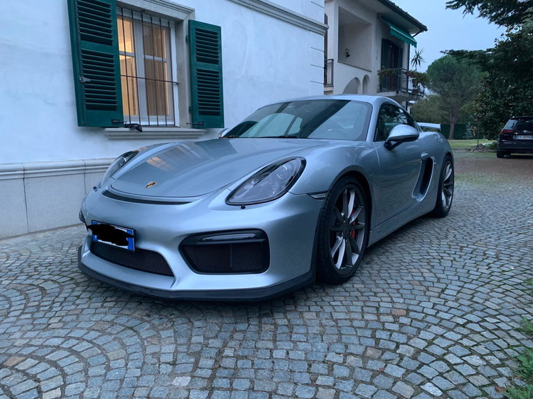 Porsche 981 Cayman GT4