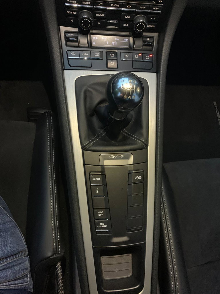 Porsche 981 Cayman GT4