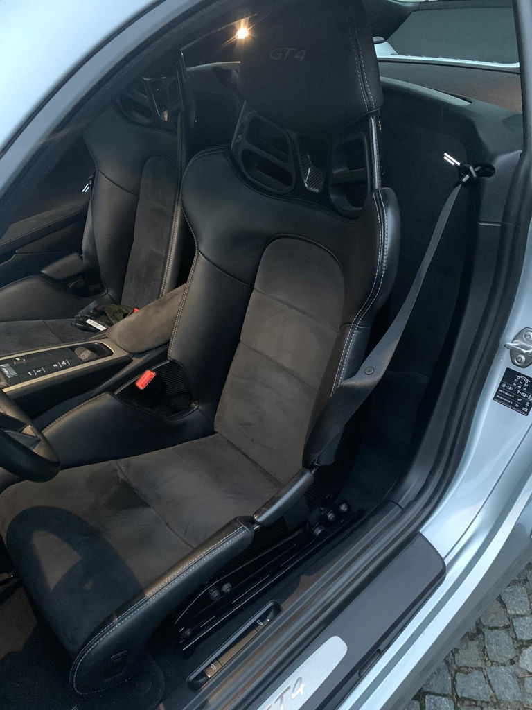 Porsche 981 Cayman GT4