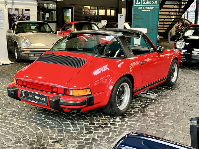 Porsche 911 Carrera 3.2